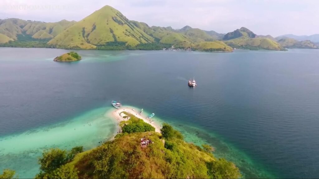 kelor island 2d1n tour komodo