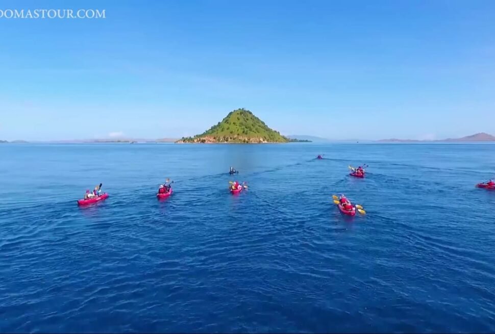 komodo kayaking