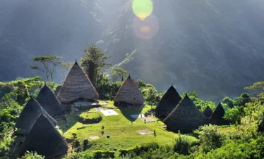 wae rebo tour